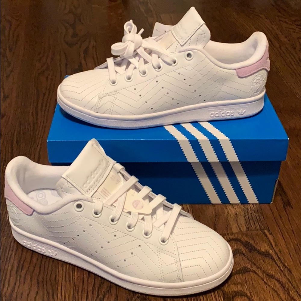 New Stan Smith White Lace Up Sneakers Lavender
